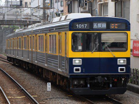 ツートンカラーの「きになる電車」誕生の画像