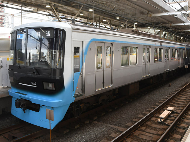 3000系リニューアル編成営業運転開始の画像