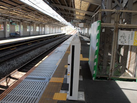 宮前平駅ホームドア設置の画像