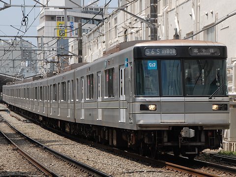 東横線の東京メトロ日比谷線直通電車の画像