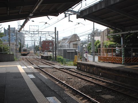 戸越公園駅ホーム拡張工事 2012年7月の画像