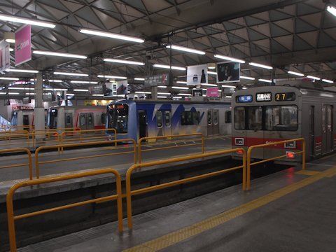 2012年大晦日の東横線渋谷駅の画像