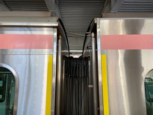 5050系sustina車と従来車の違い(外観編)の画像