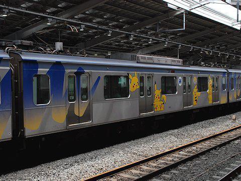 ピカチュウ大量発生チュウ！ラッピング電車 2016年編の画像